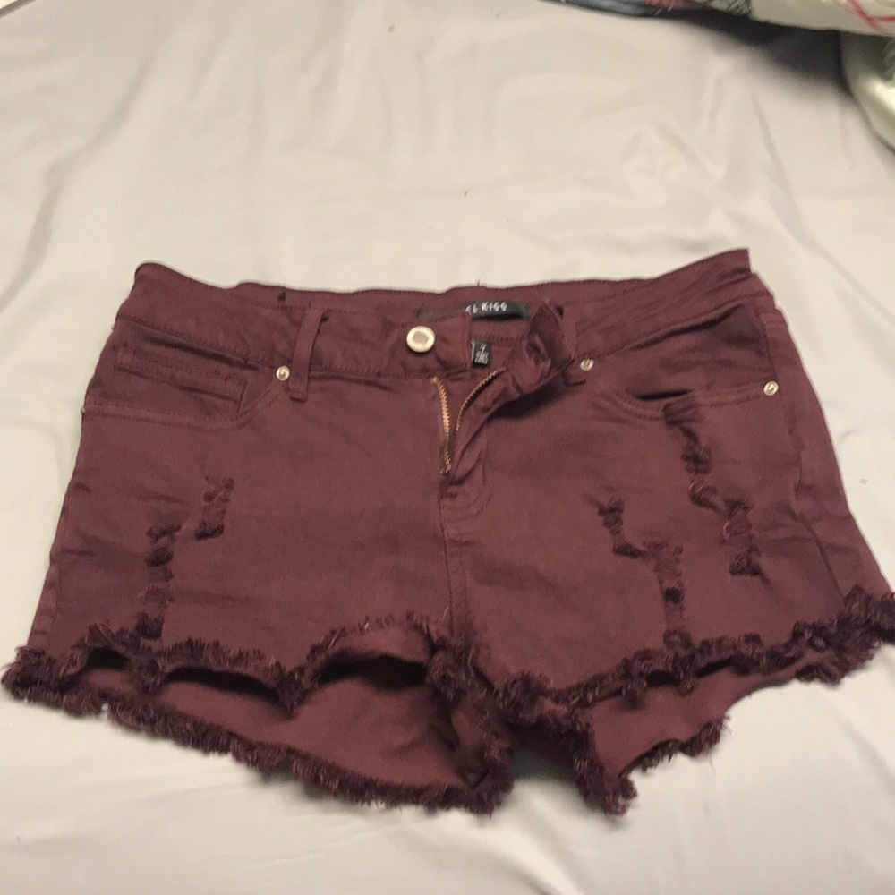 Shorts w/ ripped detailing- maroon